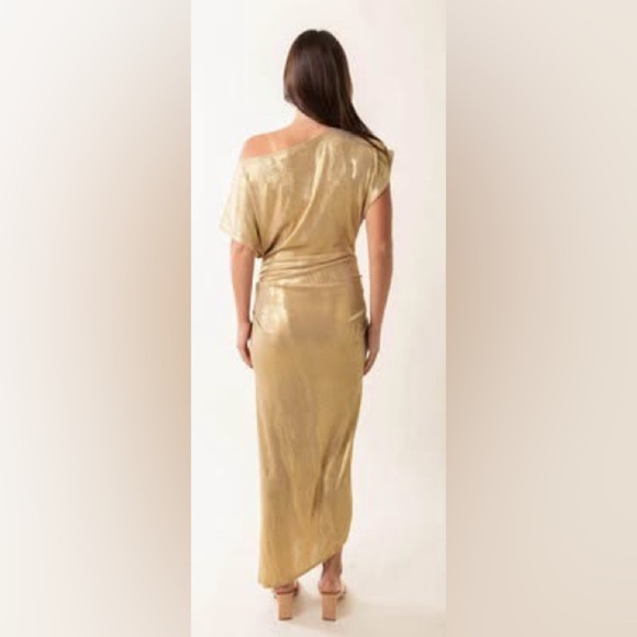 Elan Gold Off-Shoulder midi Dress size Medium - Picture 2 of 3
